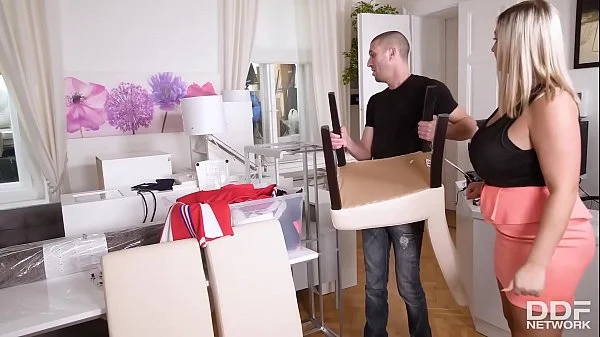 Horny husband fucked his chubby in the kitchen