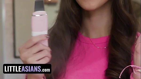 Alexia Anders, The Most Viral Skin-fluencer Of The Moment, Is Giving A Candid Interview - TeamSkeet