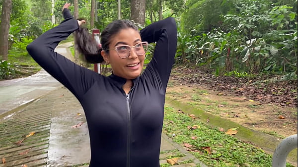 I fuck a STRANGER with a BIG DICK in a PUBLIC PARK THEY almost DISCOVERED us!!