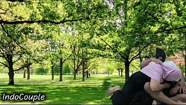 Indo Bokep Real Couple Outdoor sex . Muslim Couple affair in public park