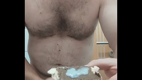 VID 424 I masturbate and drink my piss and eat my cum (7min)