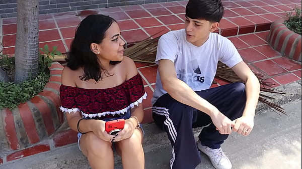 INVITATION TO MY NEIGHBOR Morena Valentina to my house When her boyfriend is not there - NEIGHBOR WHY ARE YOU SO ALONE ON THE STREET - SUB ESPANOL ValentinaHot10