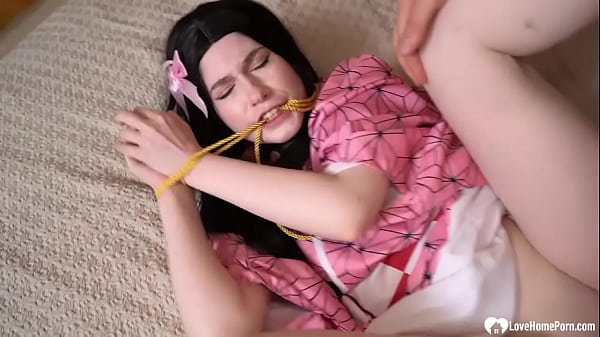 Amazing hot Teen shows off