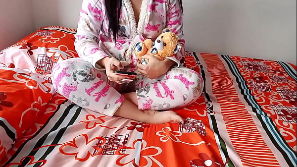 Teen cumshot performs Video