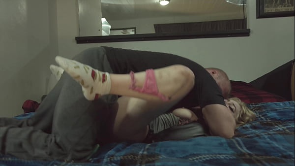 Beautiful Teen poses blowjob